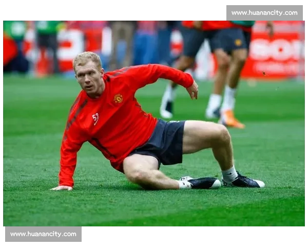 保罗斯科尔斯中场大师的传奇人生与英伦足球智慧解析 保罗斯科尔斯中场大师的传奇人生与英伦足球智慧解析