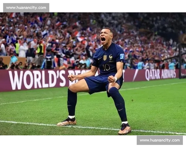 法国队夺冠密码姆巴佩的这脚任意球，已成经典！